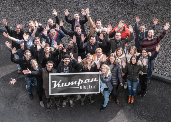 Team von Kumpan electric mit Mitarbeitern in Remagen